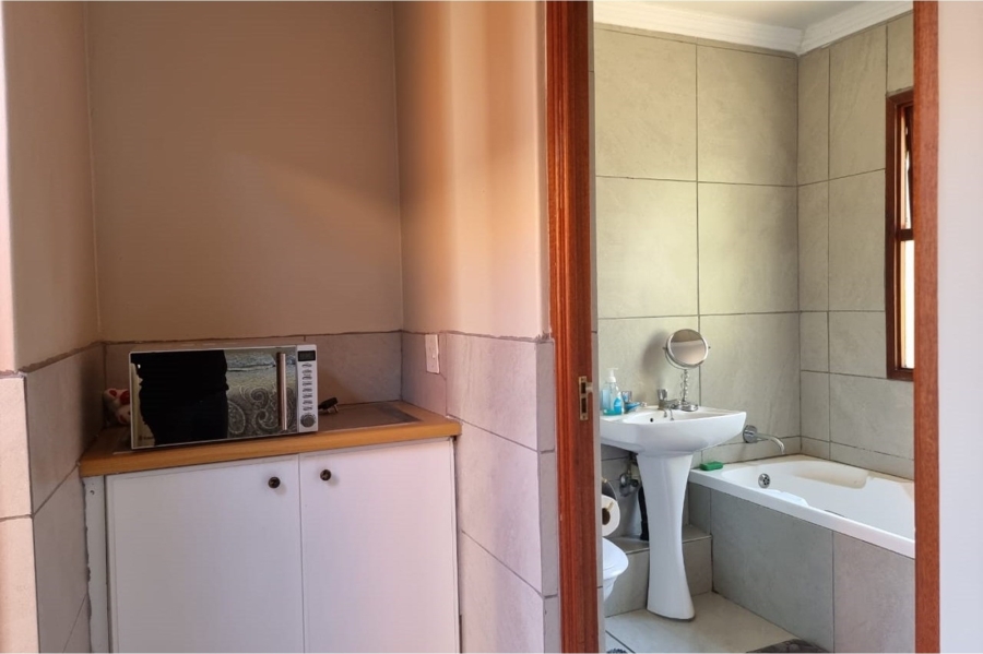 5 Bedroom Property for Sale in Pecanwood Estate North West